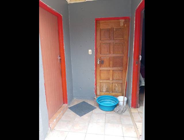 2 BEDROOM HOUSE FOR SALE IN MOROKA